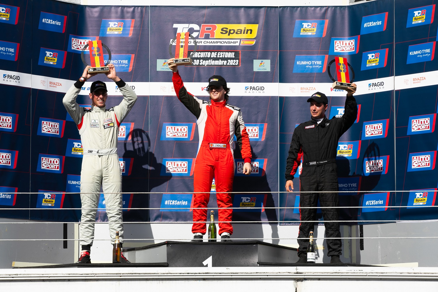 Erik Zabala m&aacute;s l&iacute;der de la TCR Cup